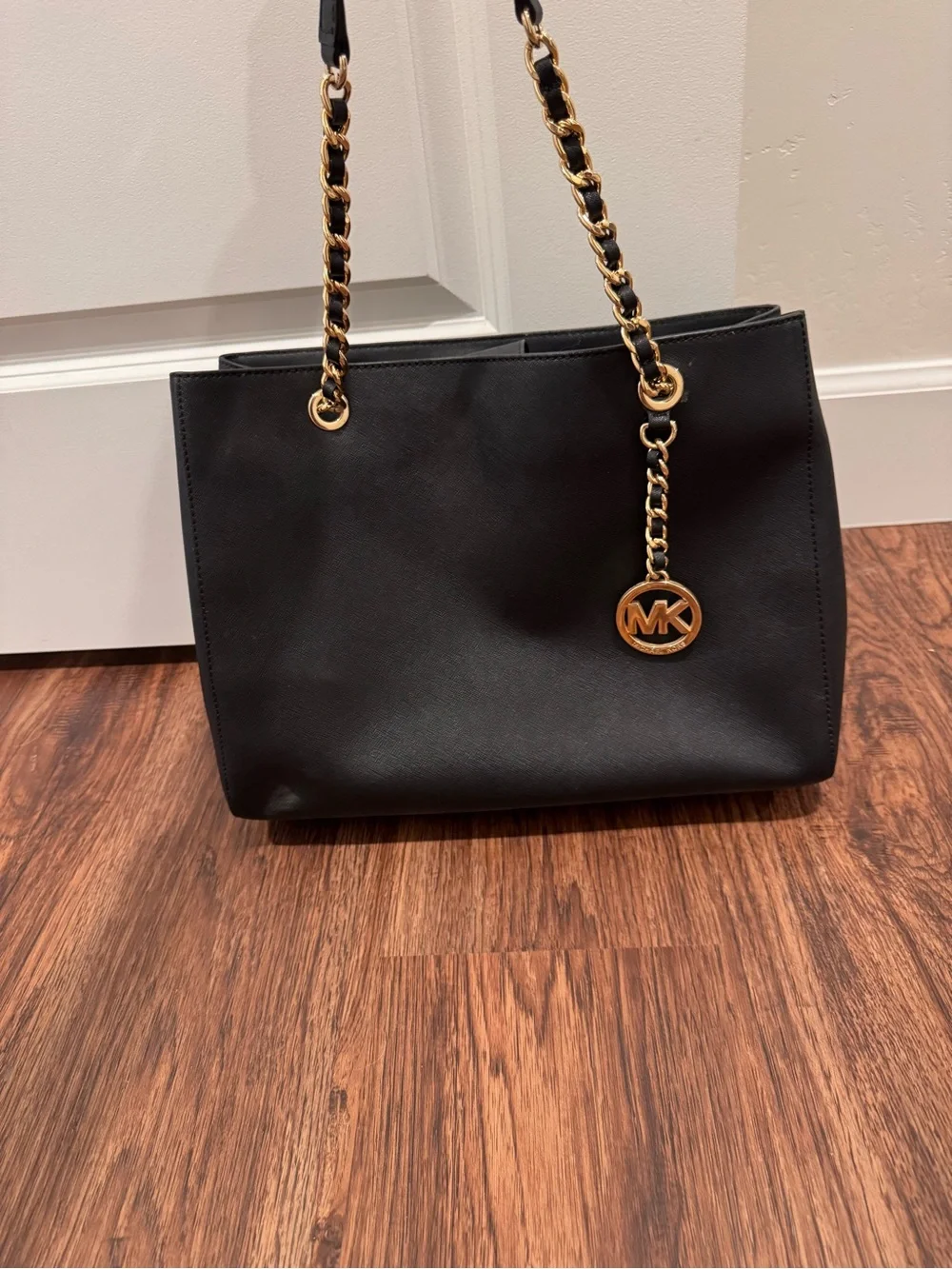 Authentic Michael Kors Susannah tote- black with Pom Pom charm - Picture 3 of 15